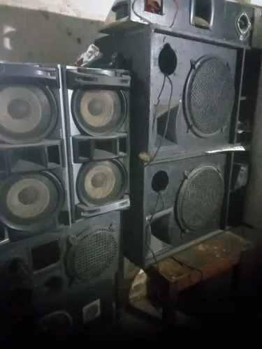 Conjunto de caixas de som