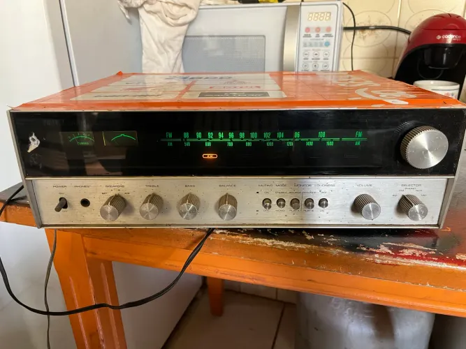 Rádio receiver antigo polivox  no estado