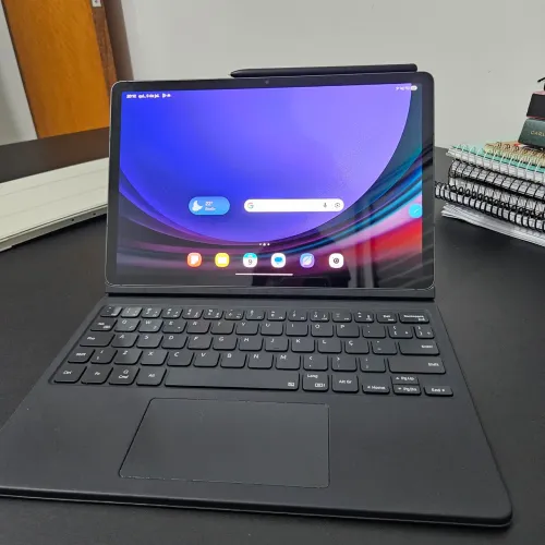 Samsung Galaxy Tab S9 (SM-X710) Impecável + Capa Teclado e S Pen