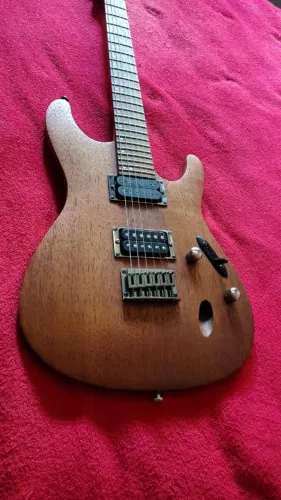 GUITARRA IBANEZ S521 MOL + MALAGOLI HOT ROCK