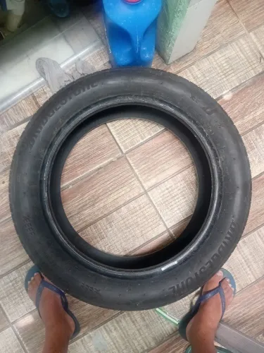 Vendo par de pneu meia vida