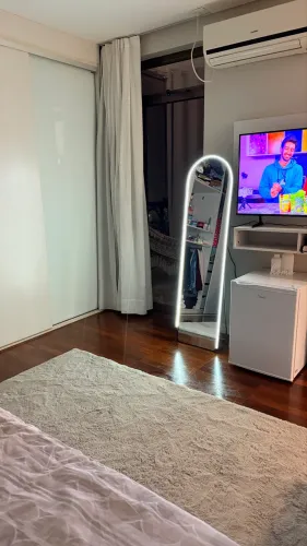Vendo espelho com led 1 semana de uso