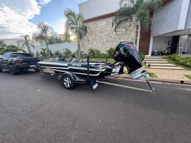 Lancha Fibralar Mirage F 2015 + Mercury 175 V6 PXS 2024