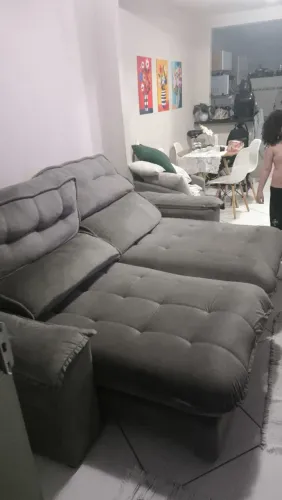 Sofá retrátil 250 cm espuma D33 cor cinza