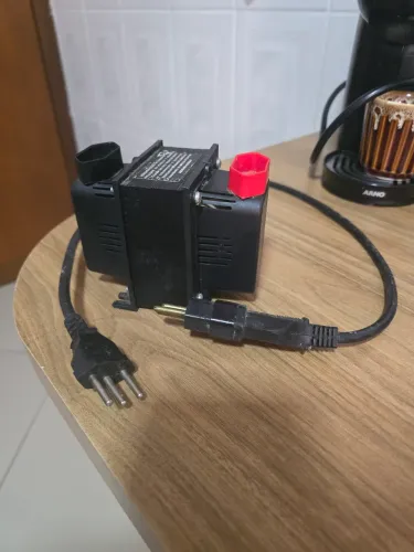 Autotransformador bivolt Multicraft 750VA