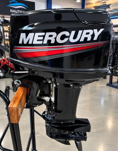 Mercury 30 zero com partida disponível