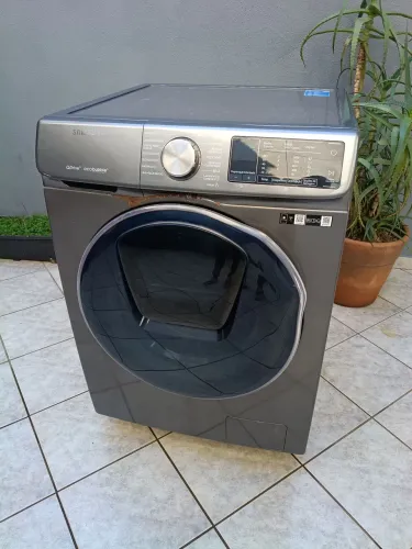 Lava e Seca Samsung com barulho ao girar o tambor.