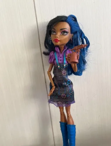 Boneca Monster High Robecca Steam