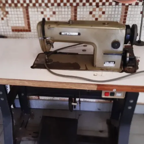 Maquina de costura reta industrial Mitsubishi