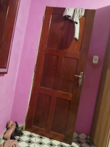 ALugar  uma casa 3 quartos cozinha sala ária de lavar roupa pátio 