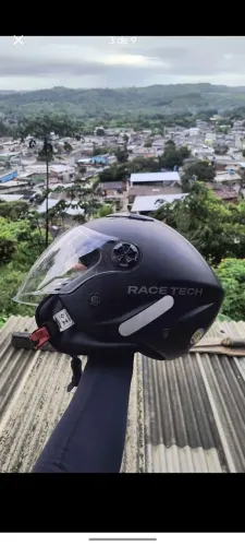 Capacete norisk e Race tech aberto pra dá fim