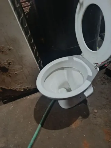 Vendo vaso de banheiro