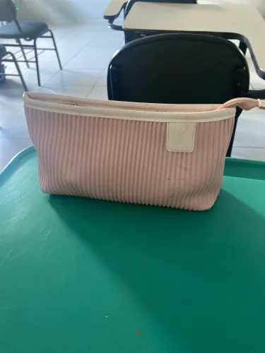 Bolsa de maquiagem surpresa da Pietra