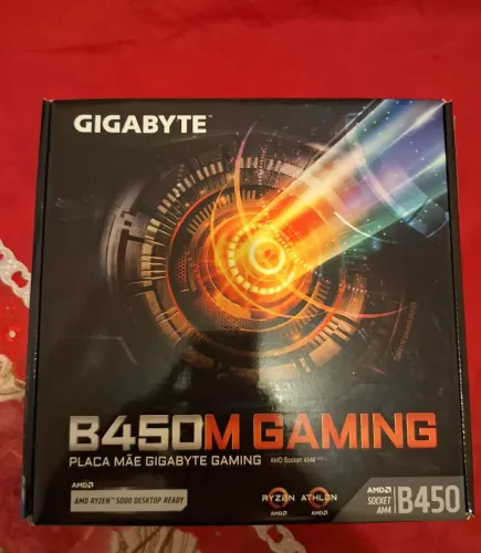 Placa-Mãe Gigabyte B450M Gaming AM4 (LEIA O ANÚNCIO - Funcionando com Detalhes)