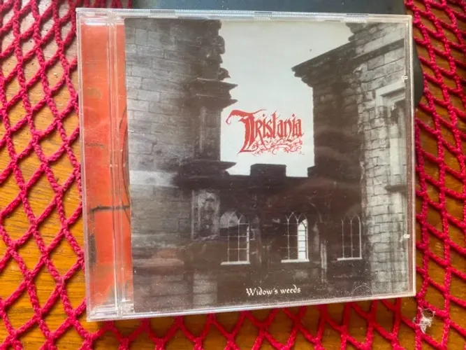 cd tristania widows weeds
