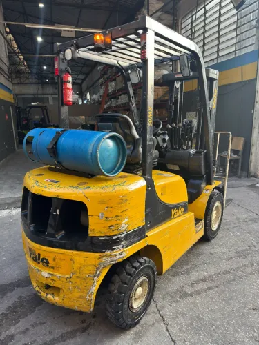 Empilhadeira Yale 2021 capacidade 2,500 Kg 