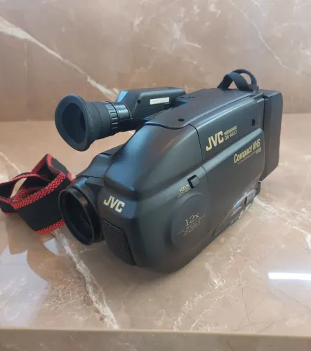 Filmadora JVC GR-AX37 (usada)