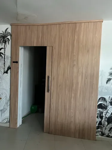 Porta projetada em MDF