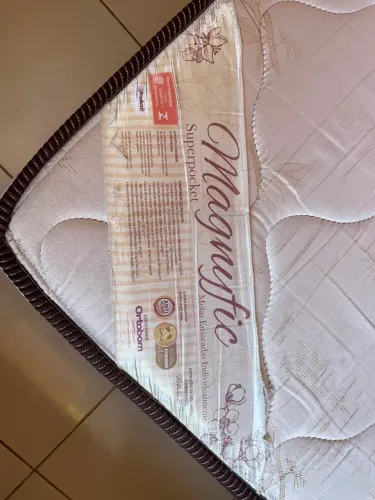 Cama Queen Box e Colchão