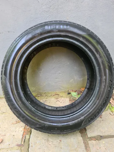 Pneu Pirelli Phantom 205/55 aro 16