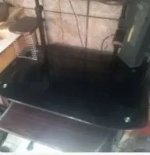 Mesa para computador pra desocupar espaço