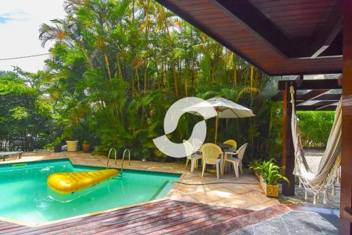 Casa à venda, 376 m² por R$ 2.600.000,00 - Itacoatiara - Niterói/RJ