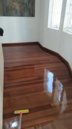 Lixamento restauração em pisos de madeira