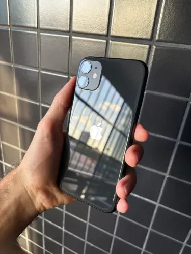 iPhone 11 64gb seminovo