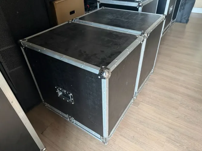 Case Caixa de Som Sub / Caixa *SEMINOVO* 47x66x64 Cada