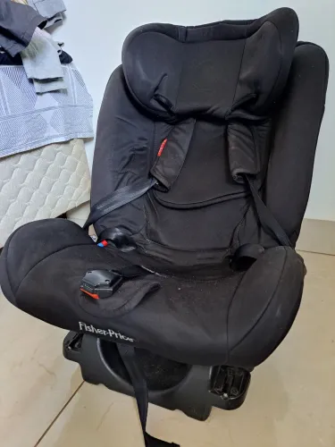 Cadeirinha de bebê com isofix Fisher Price semi-nova