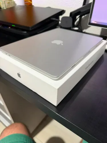 Macbook Air M5 Seminovo Silver 16gb 512gb