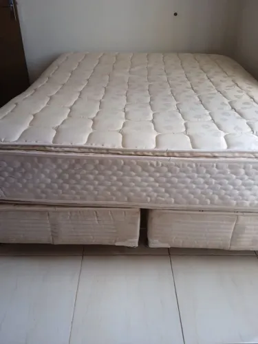 Vendo colchão ótimo ainda colchão e a base 600.00