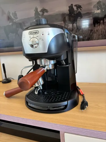 Cafeteira de expresso manual Delonghi Ec220