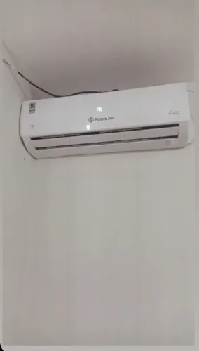 Vende se Ar apenas um ano d uso