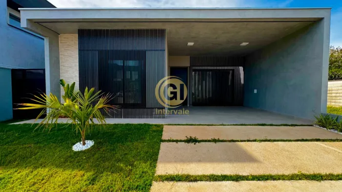 Casa de Alto Padrão no Jardim Jacinto, Jacareí-SP - 3 quartos, 1 suíte, 3 banheiros, 4 vag