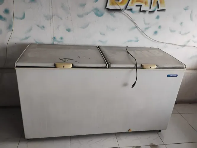 VENDO: freezer,Estufa, Fritadeira e Moedor de Carne