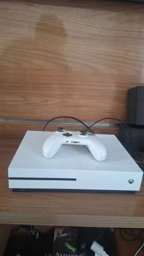 XBOX ONE S 1GB