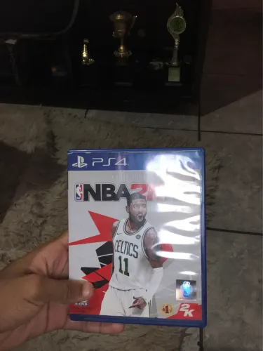 vendo ou troco NBA 2K18 de PS4