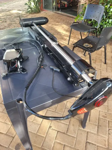 Motor Guide digital, variável speed tour, 24 volt 82 LBS thrust 3 velocidades, Pedaleira