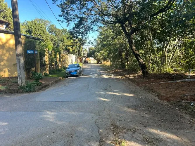 CESSÃO DE DIREITOS - LOTE 373m² EM ÁREA NOBRE DE PEDRO LEOPOLDO