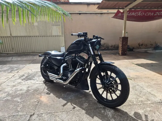 Harley davidson 883 iron