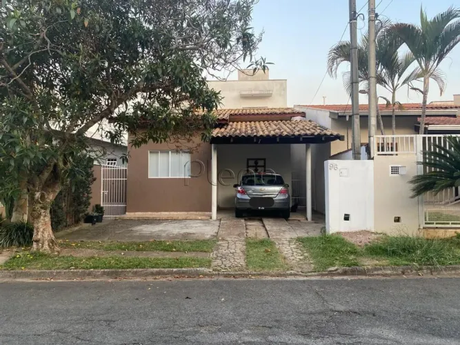 Casa à Venda no Condomínio Tabatinga em Valinhos, no bairro Capuava.