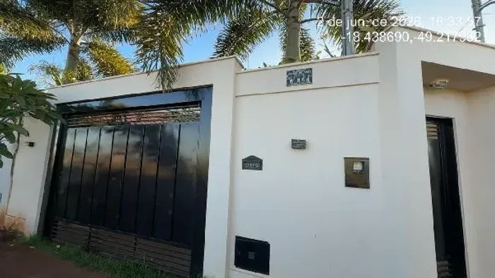Super oferta Casa no Jardim Morumbi, Itumbiara - GO, Nº 854, 2 quartos, 2 vagas, 164,42m²