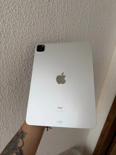 iPad Pro 11 2ª geração ? 128GB