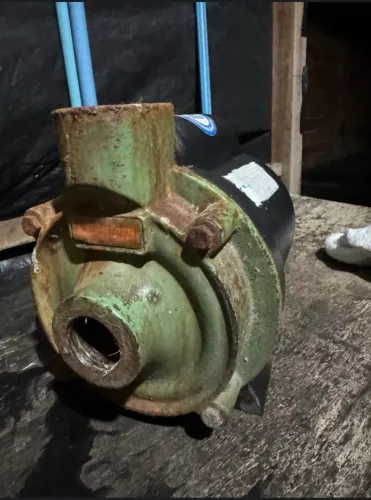 Vendo bomba de água