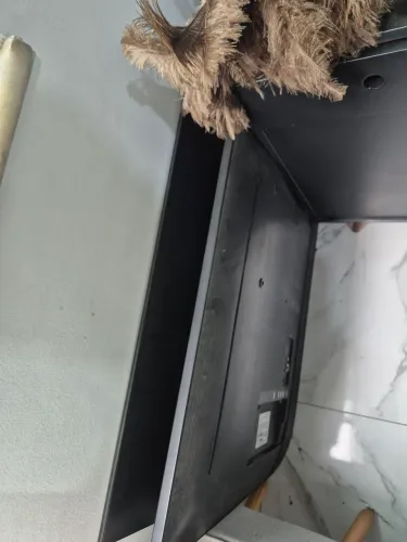 Vendo 2 TVs com defeito (só para pegar as peças)