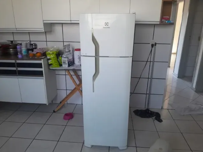 Geladeira Electrolux Cycle Defrost 260L Super Freezer Duplex Branca DC35A