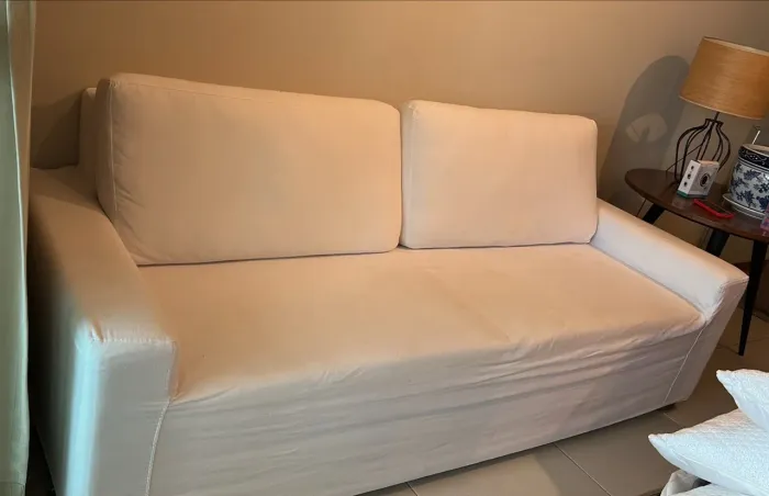 VENDO SOFÁ EM LINHO COM CAPA