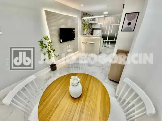 Apartamento : / Residencial / Centro