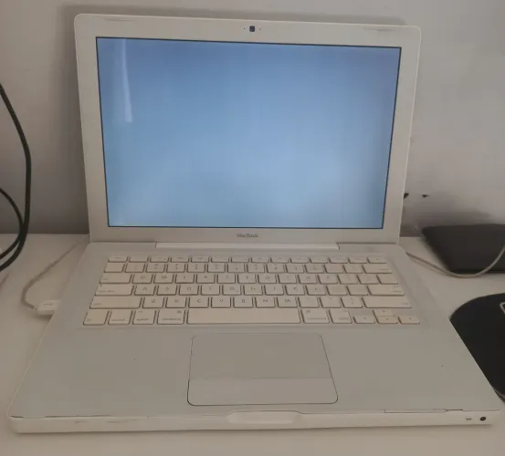 MacBook White/Black (A1181)